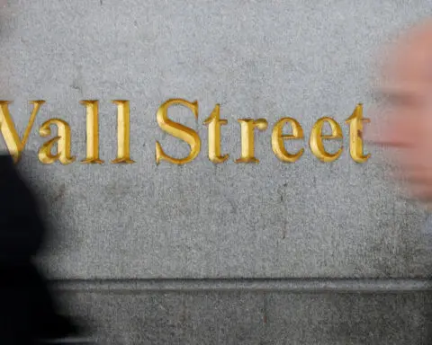 High earnings bar, Harris polling bump