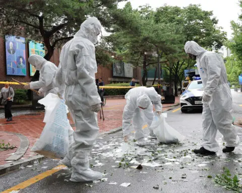 North Korea’s trash balloons fall near South’s presidential office