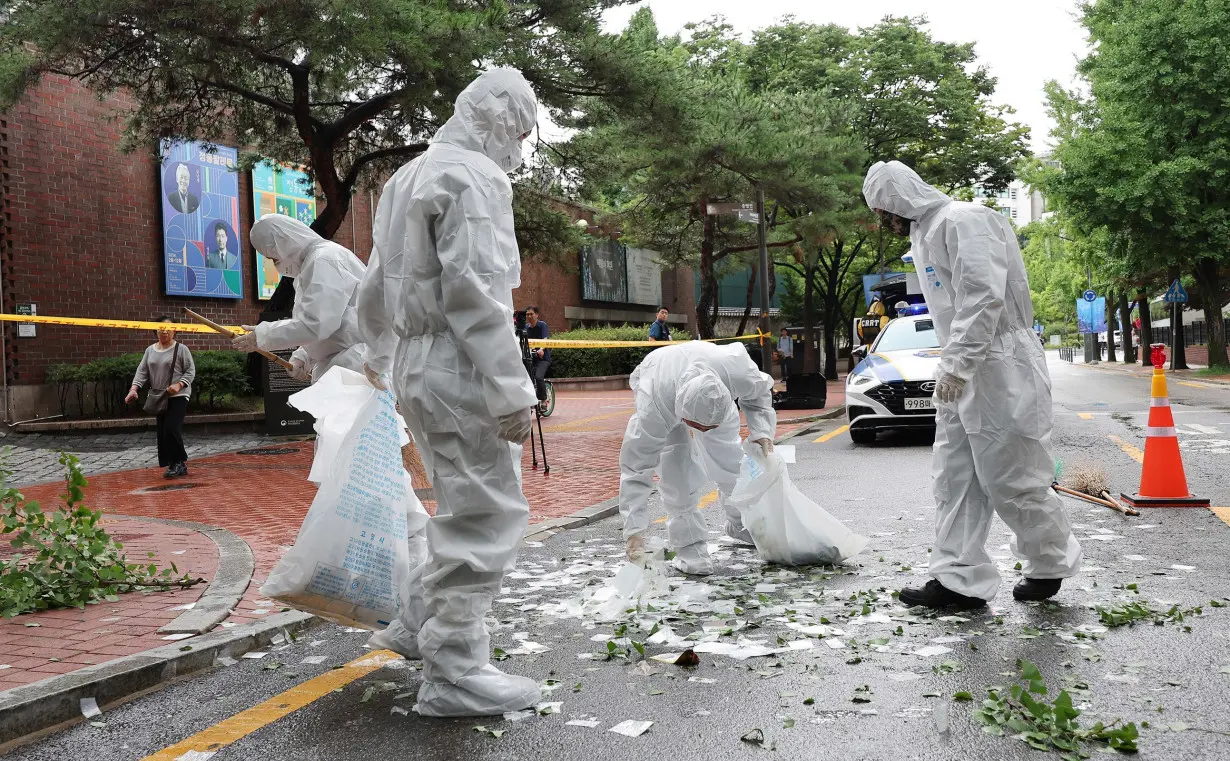 North Korea's trash balloons fall near South's presidential office