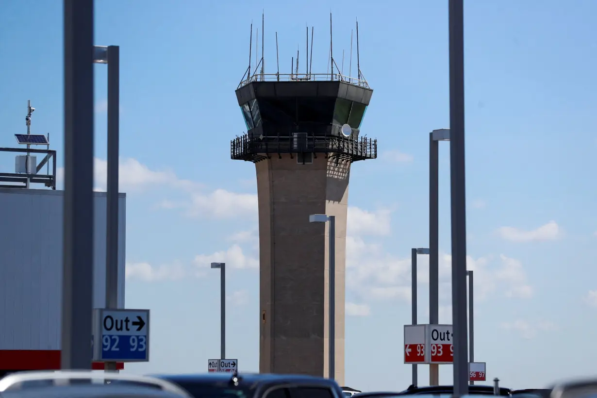 Airlines ground flights in Tampa