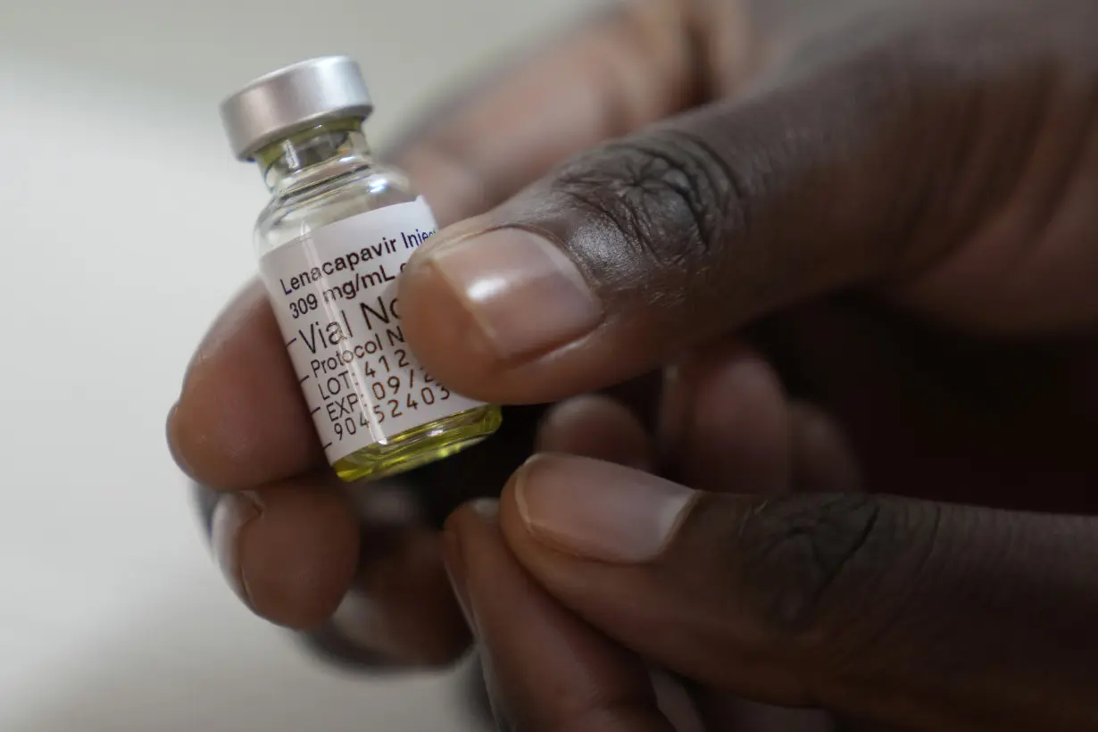 Experts say a twice-yearly injection that offers 100% protection against HIV is 'stunning'