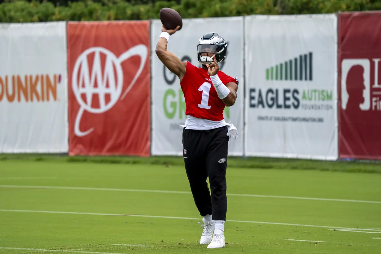 Hurts, Sirianni say all is peaceful between QB and Coach at Eagles' training camp