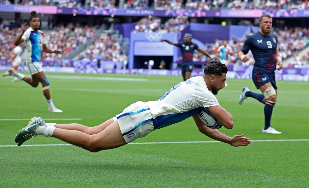 Olympics-Rugby Sevens-Dupont's France stay alive after stuttering start