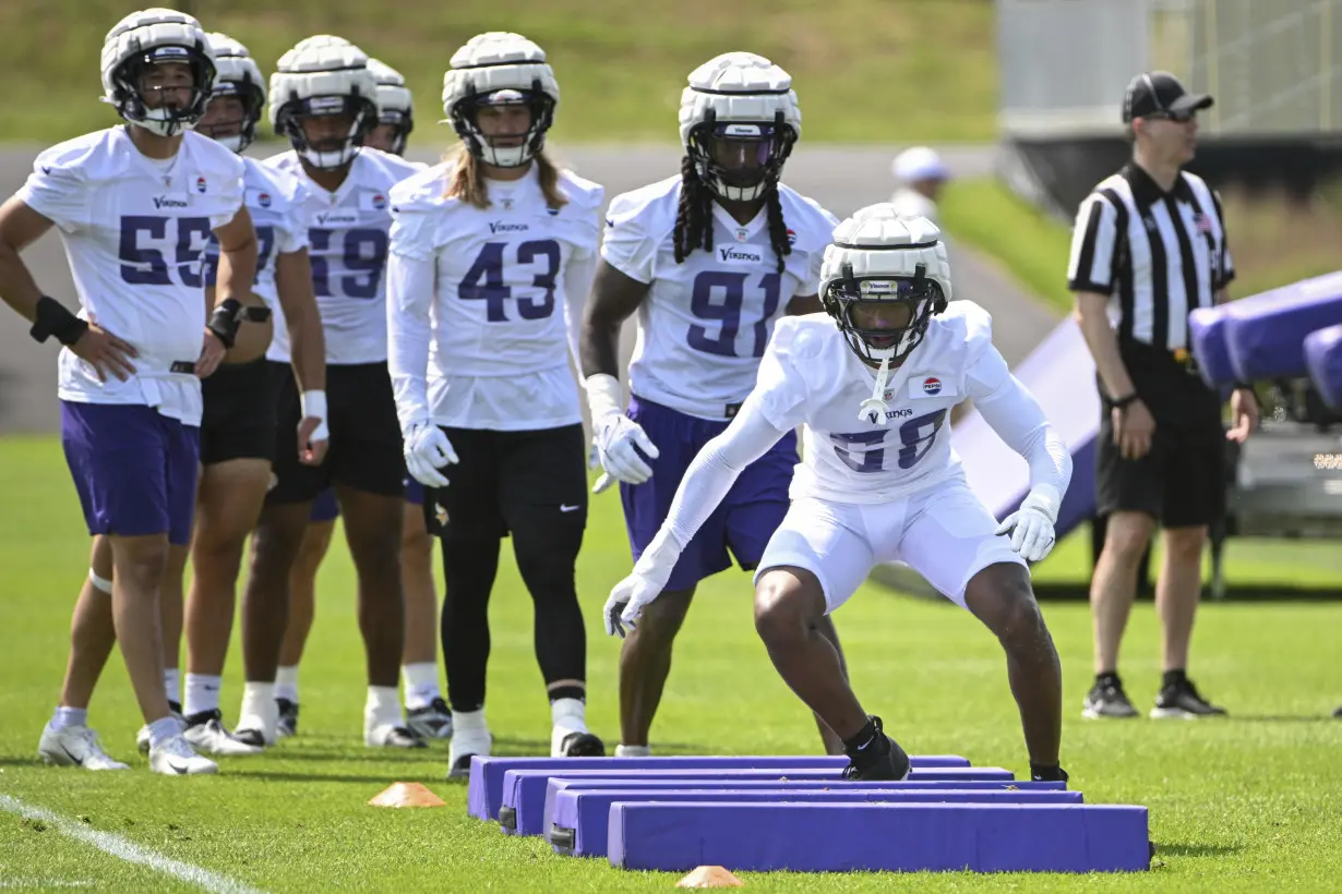 Vikings cornerback Mekhi Blackmon tears ACL in opening practice of training camp, AP source says