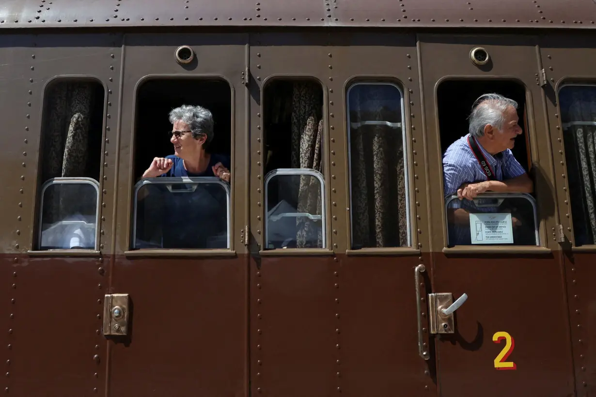 Italy's vintage trains lure tourists off beaten track