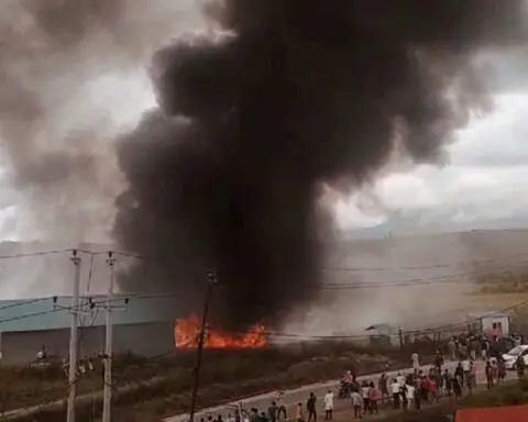Why does Nepal suffer so many air crashes?