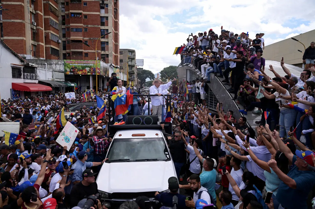 FILE PHOTO: Venezuelan opposition candidate Gonzalez rallies in Carabobo state