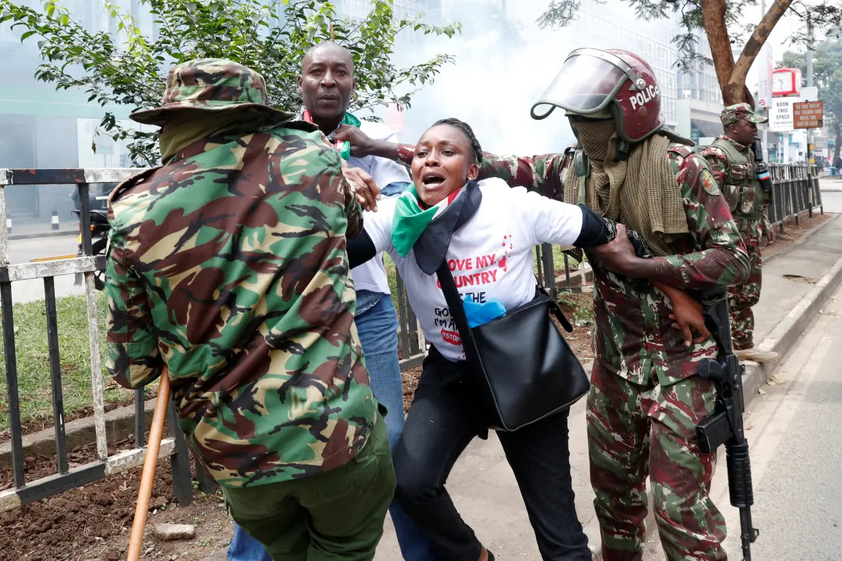 Kenyan protesters detained in march to honour fallen comrades