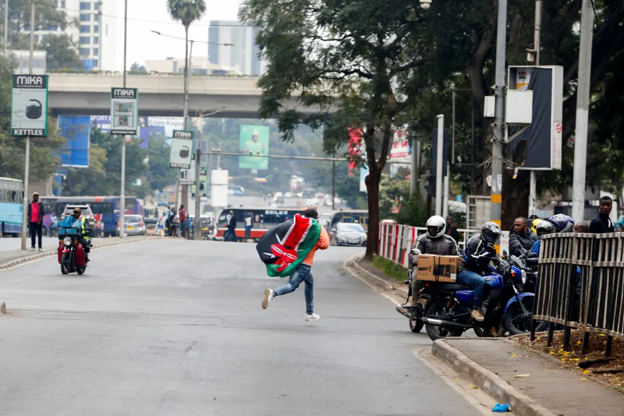 Kenyan protesters detained in march to honour fallen comrades