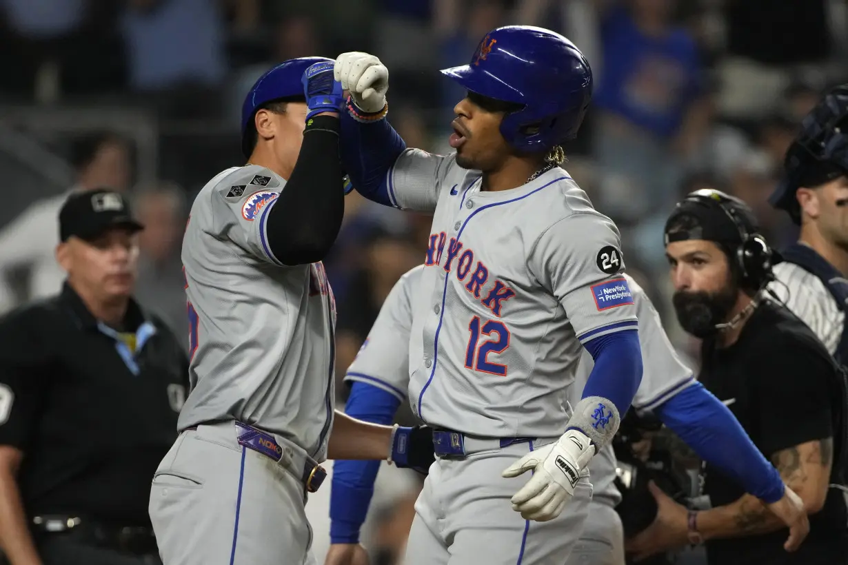 Subway Series: Mets northbound and Yankees heading south