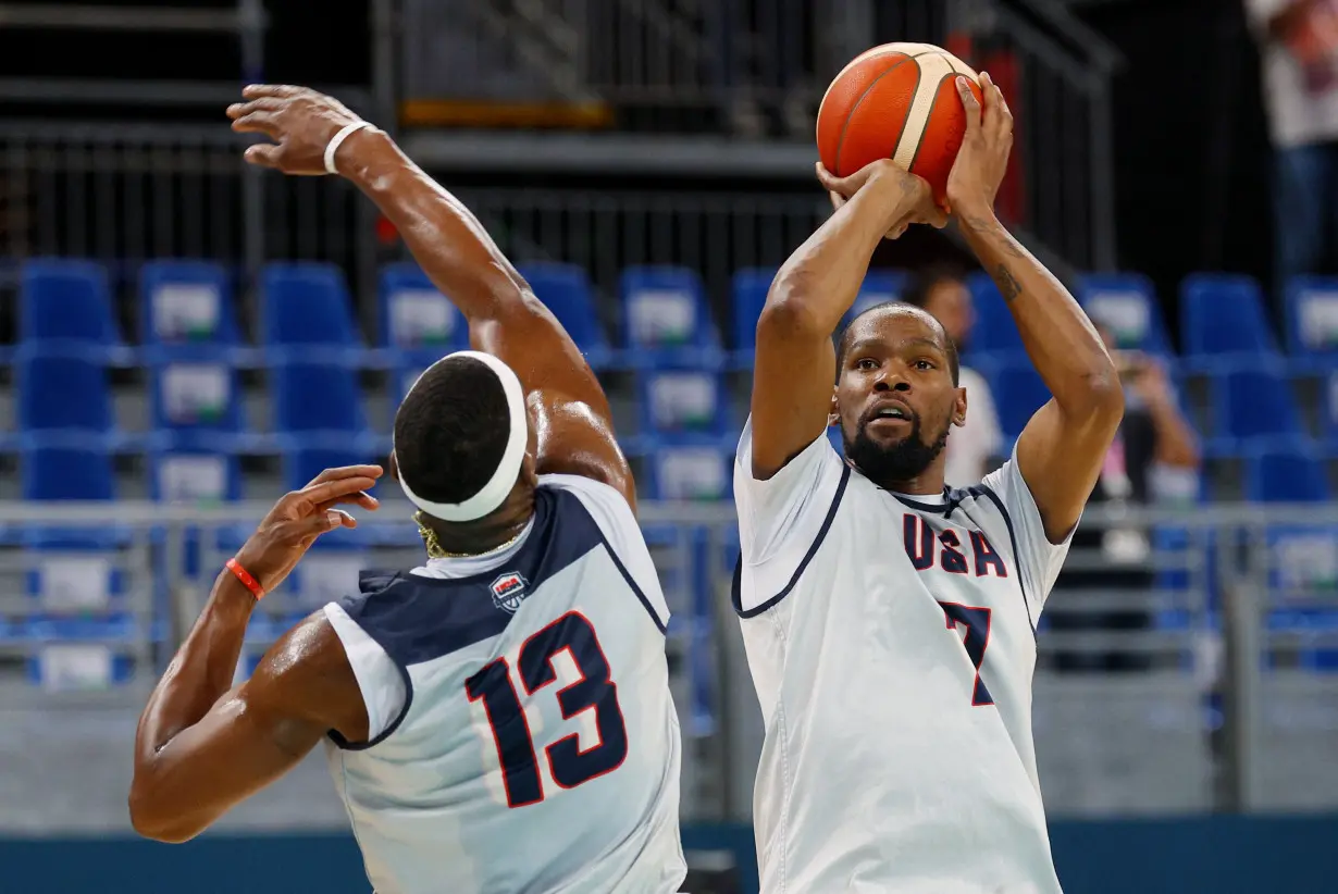 Olympics-Basketball-U.S. put unbeaten streaks on the line with records in sight