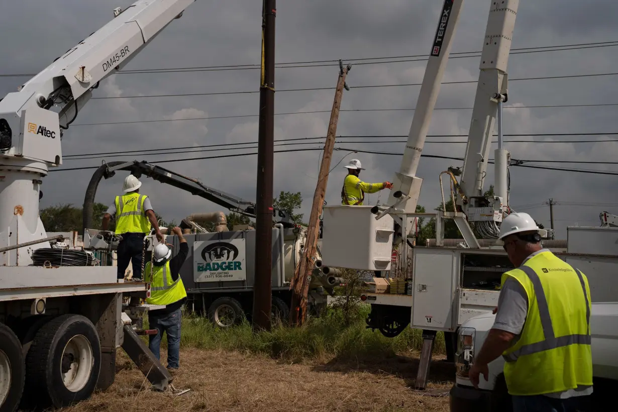 CenterPoint Energy officials apologize after lengthy Houston power outages from Hurricane Beryl