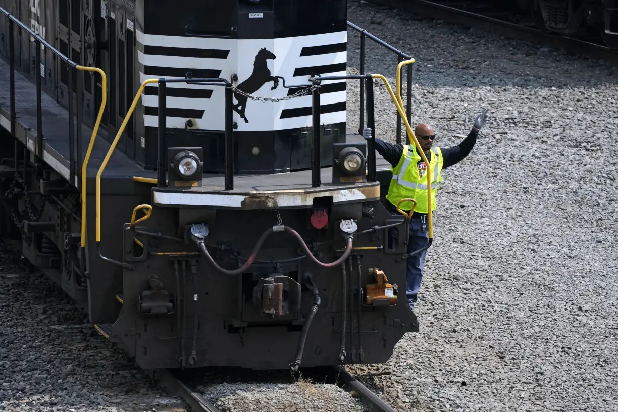 Earns Norfolk Southern