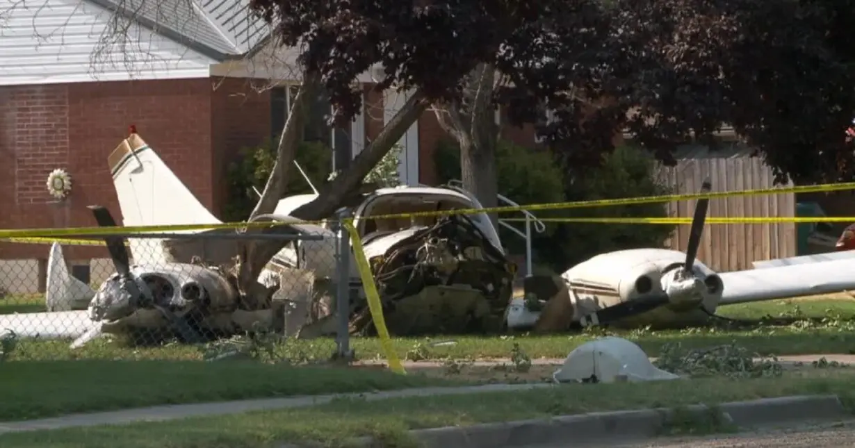 Pilot, passenger mildly injured after crashing into front yard in Roy, no structures damaged