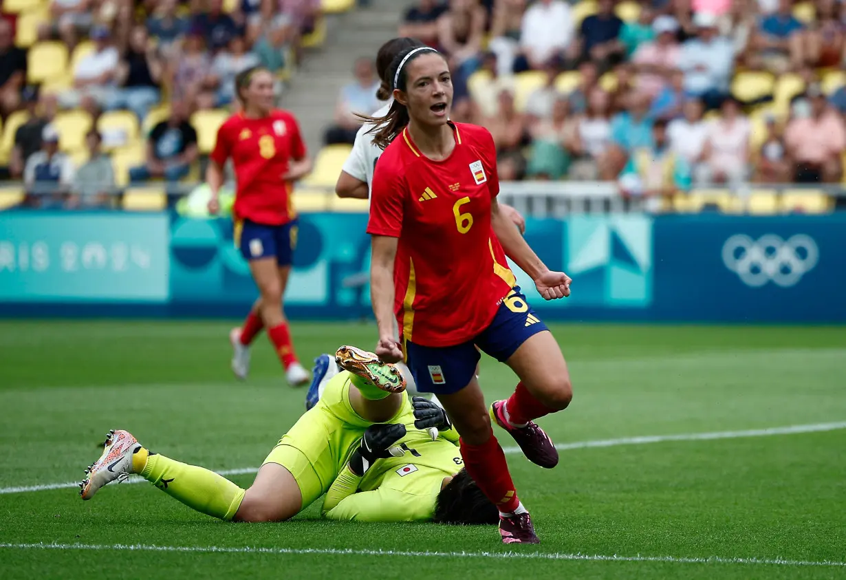 Football - Women's Group C - Spain vs Japan