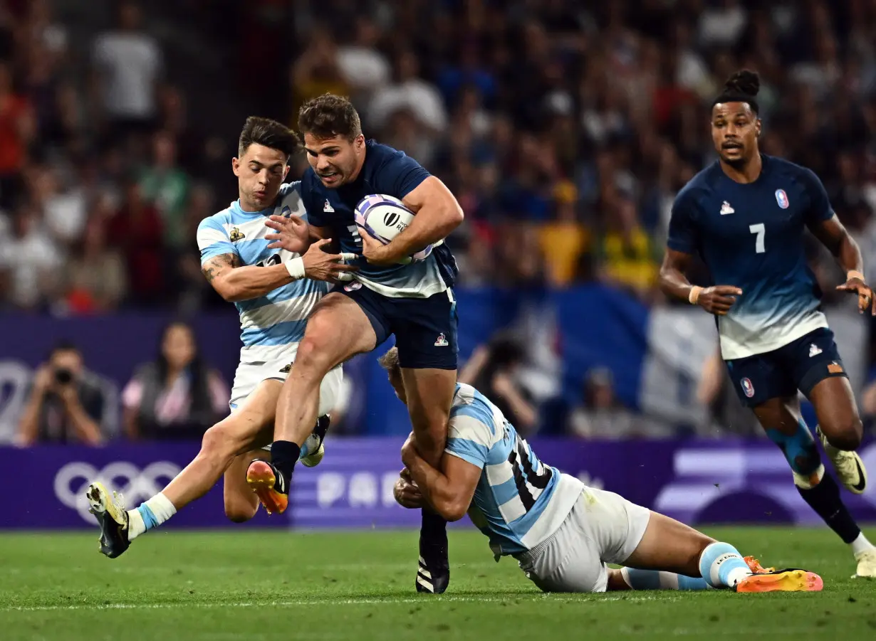 Olympics-Rugby Sevens-South Africa shock NZ; France, Fiji and Australia advance