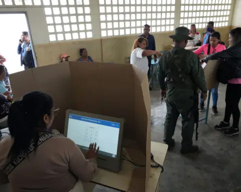 Venezuela's bondholders hope pre-election recruitment drive will pay off