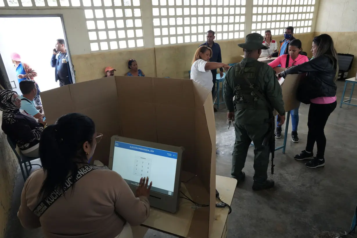 Venezuelans prepare to vote in the presidential election