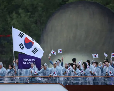 IOC apologises to South Korea over Olympics ceremony gaffe