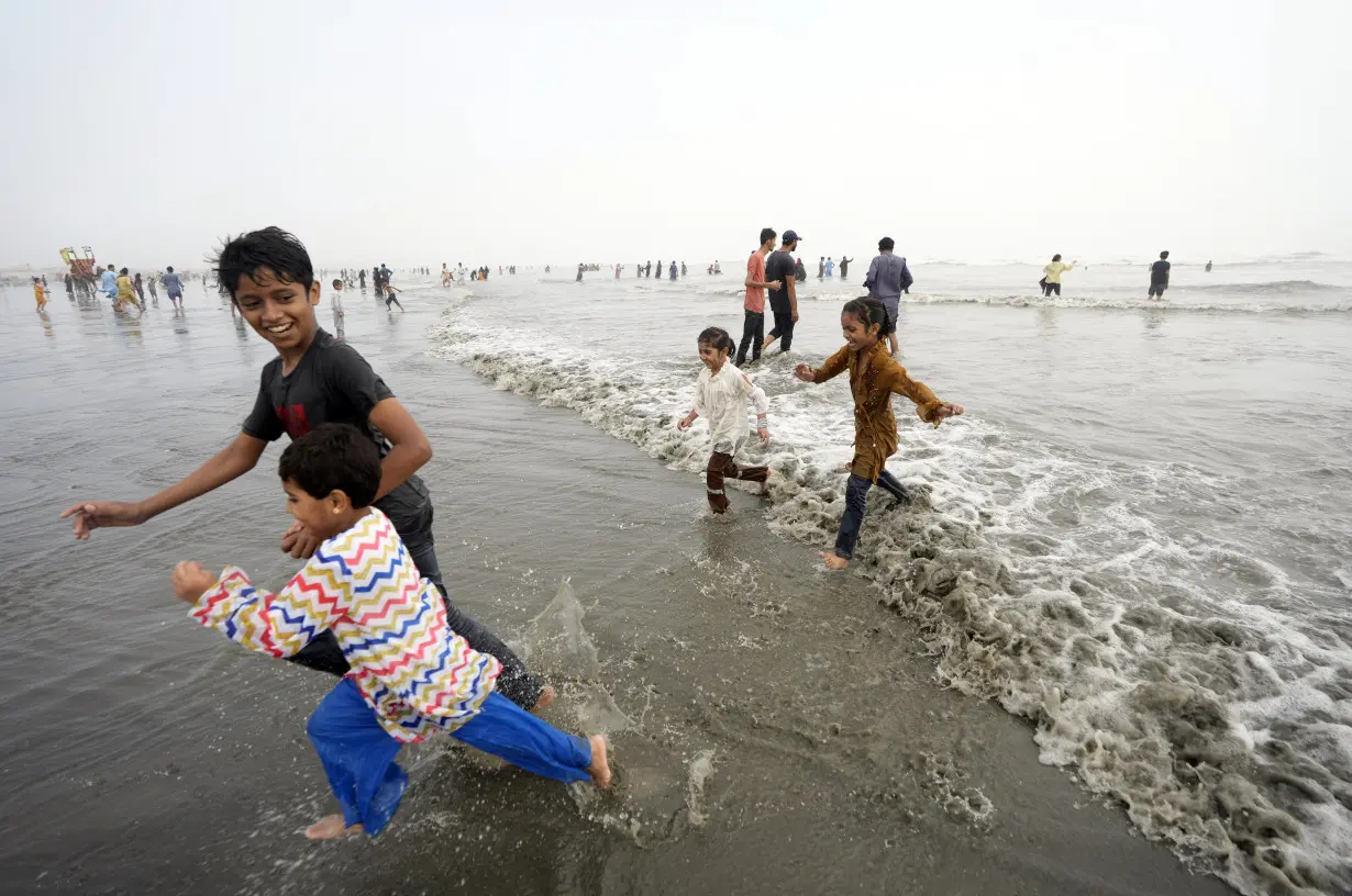 Life and death in the heat. What it feels like when Earth's temperatures soar to record highs