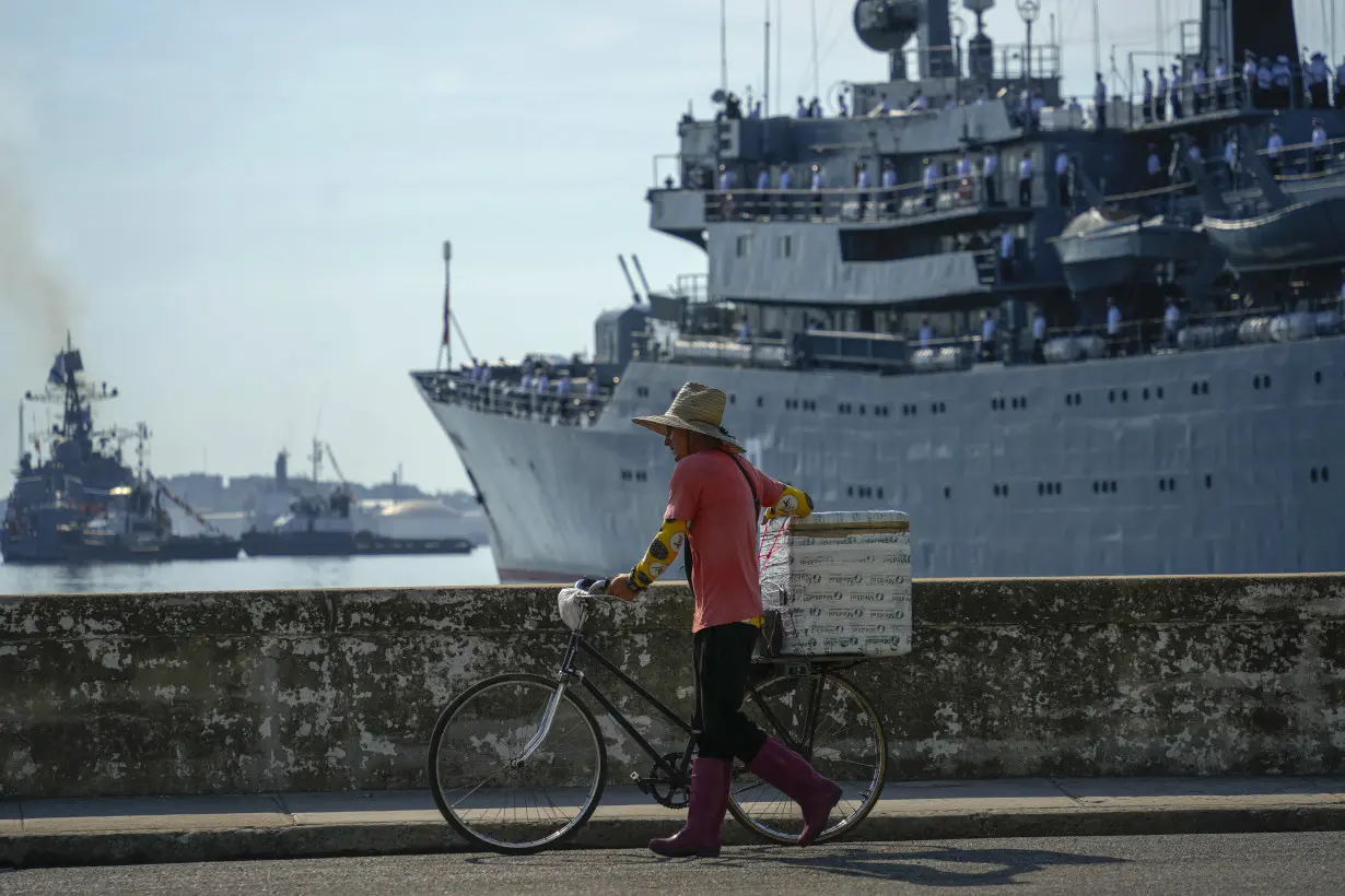 In a show of growing ties, Russian warships make a new visit to Cuban waters