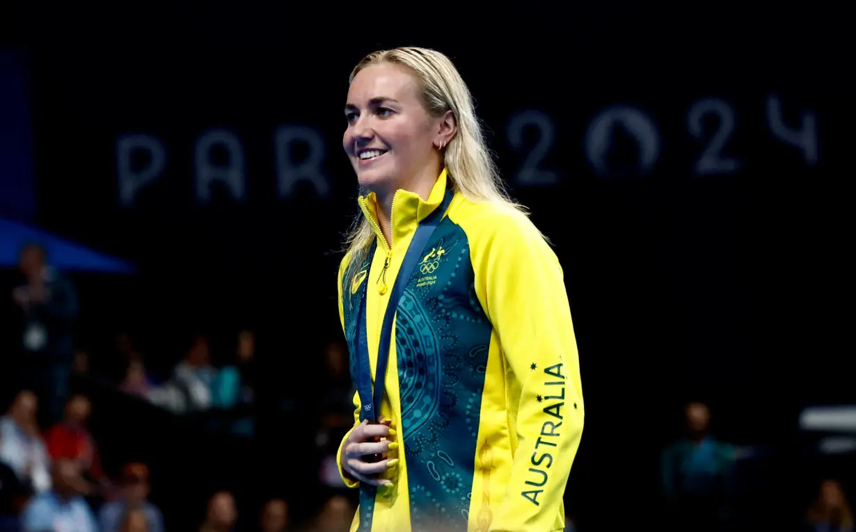 Swimming - Women's 400m Freestyle Victory Ceremony