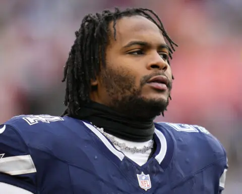 Dallas Cowboys DE Sam Williams suffers torn knee ligaments and will need season-ending surgery