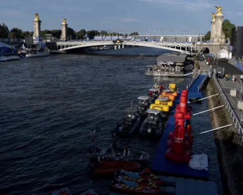 Triathlon cancels Olympic swim training for the second day over poor water quality in the Seine