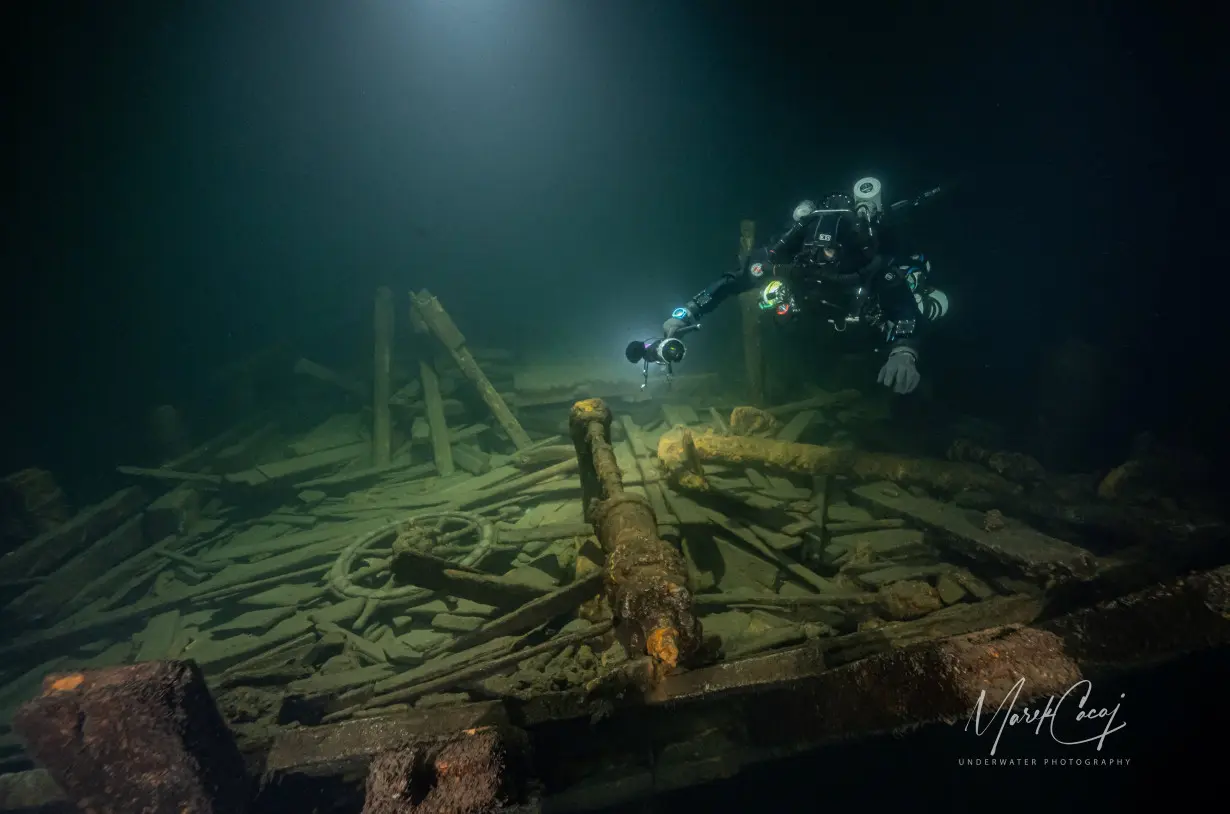 Champagne galore! Shipwreck gives Polish divers something to celebrate