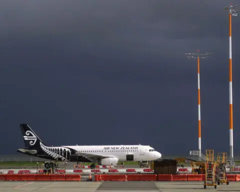 Air New Zealand drops 2030 carbon target, cites plane delivery delays