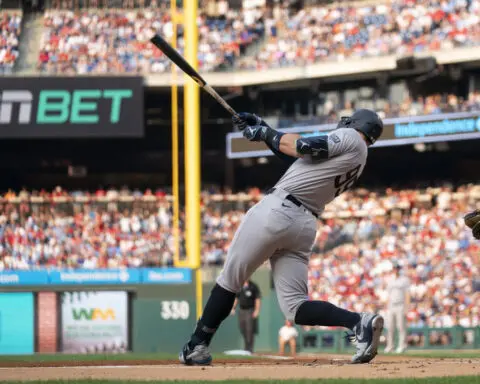 Jazz Chisholm borrows Aaron Judge's bat and homers