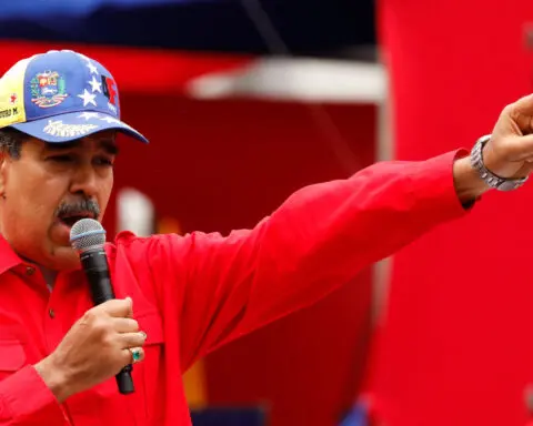 Kremlin says Venezuelan opposition should accept defeat and congratulate Maduro on election win