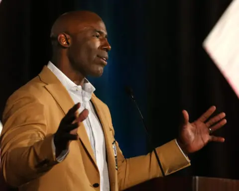 United Airlines says flight attendant in Terrell Davis incident is no longer employed and NFL legend’s ‘no fly’ ban is lifted