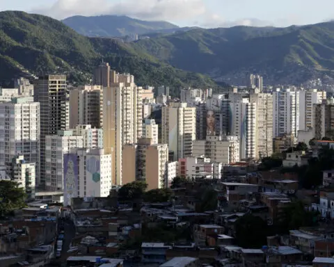 Carter Center unable to verify Venezuela election results, blasts officials for lack of transparency