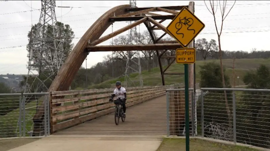 Long-distance cyclist showing anything is possible, despite his above-the-knee amputation