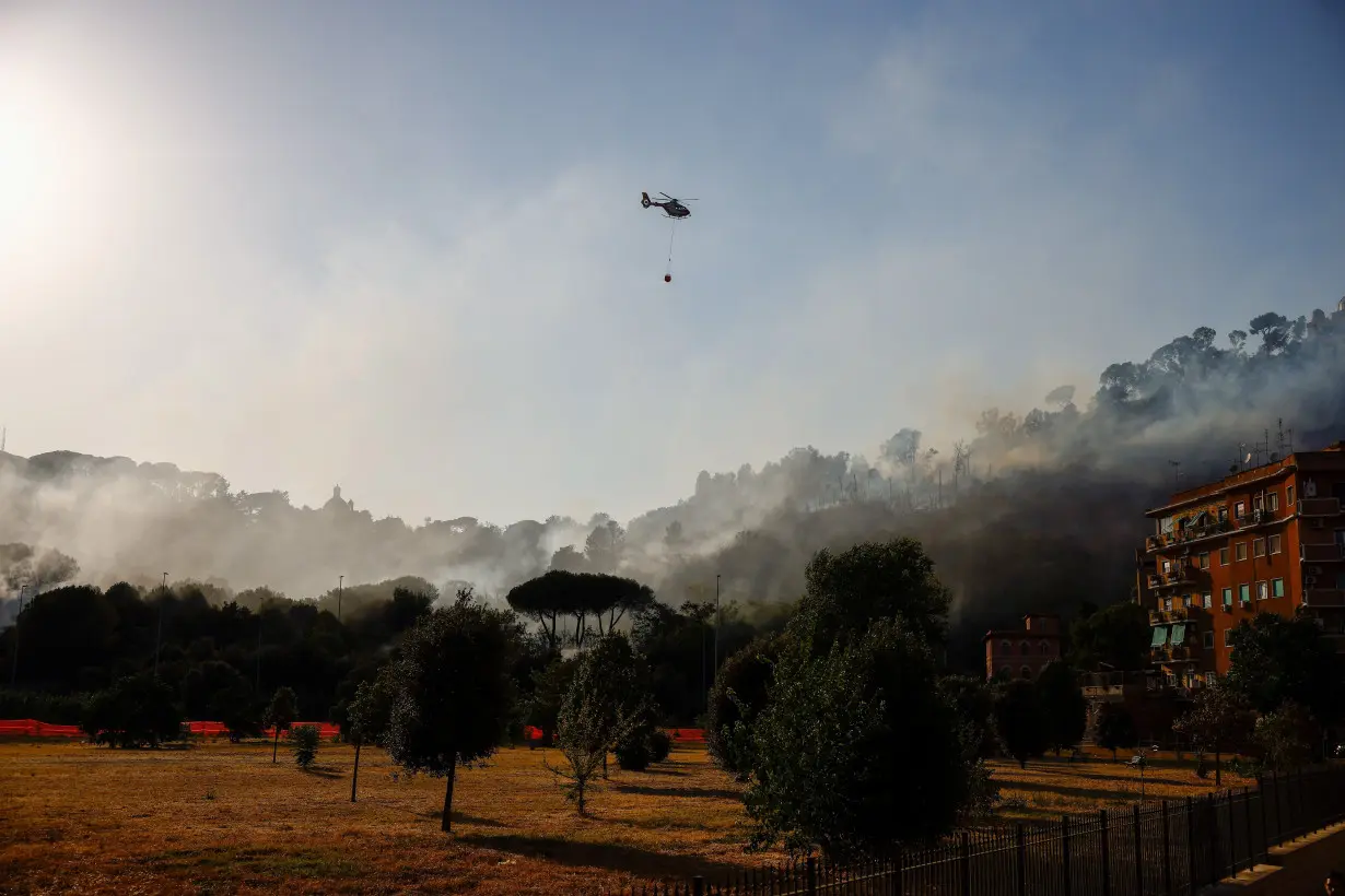 Large fire breaks out in Rome