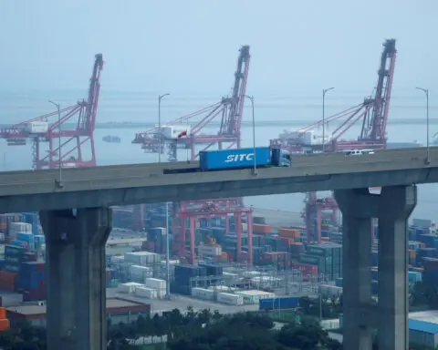 South Korea July export growth fastest in 6 months on solid chip demand