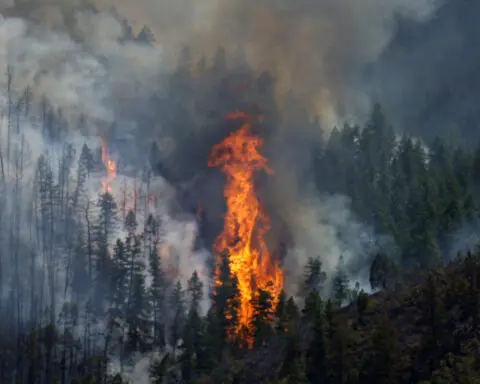 1 person killed in Colorado wildfires as blazes torch large areas of the U.S. West