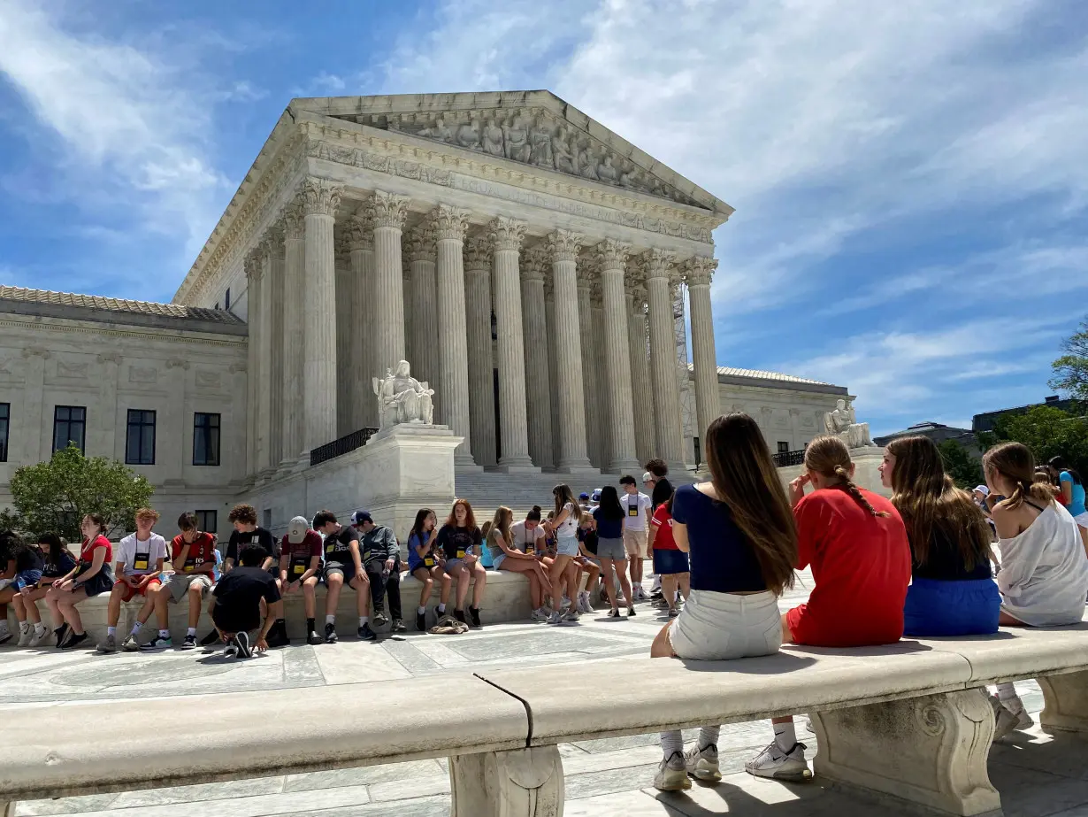 FILE PHOTO: The U.S. Supreme Court building in Washington