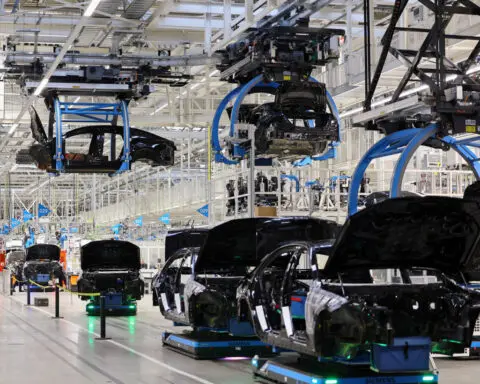 Downturn in German manufacturing suffers fresh setback, PMI shows