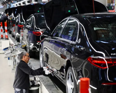 Downturn in German manufacturing accelerates, PMI shows
