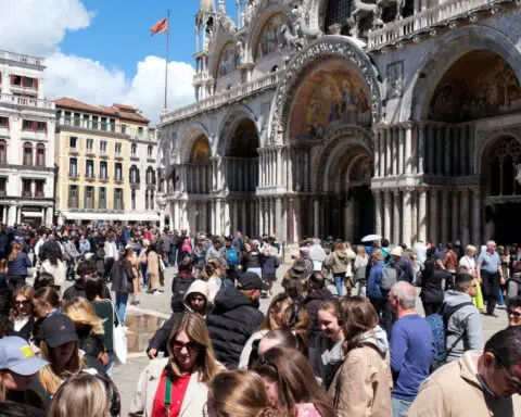 Venice limits tour groups to 25 and bans megaphones in fightback against overtourism