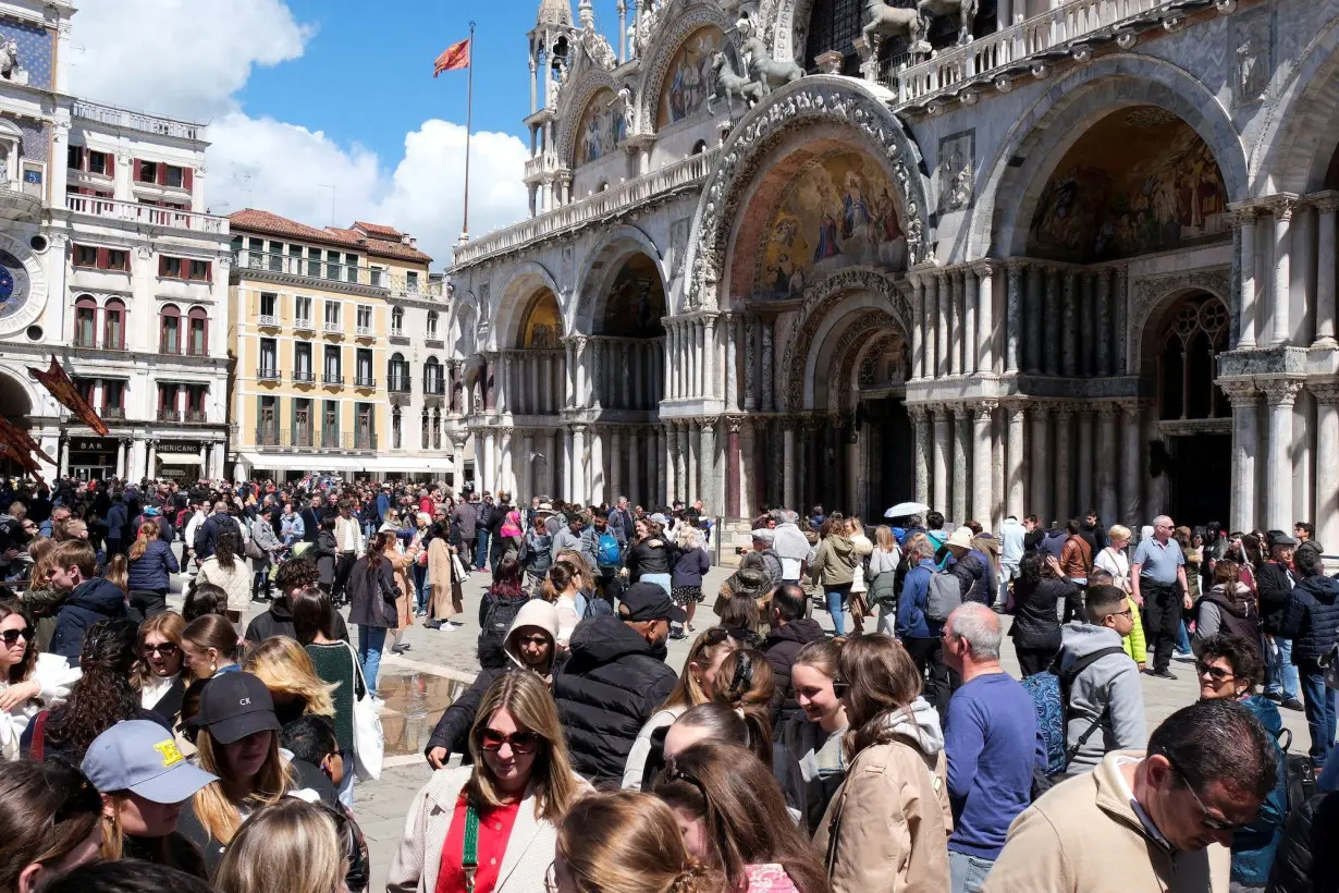 Venice limits tour groups to 25 and bans megaphones in fightback against overtourism