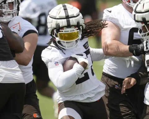 Browns RB D'Onta Foreman to be released from hospital after neck injury in practice
