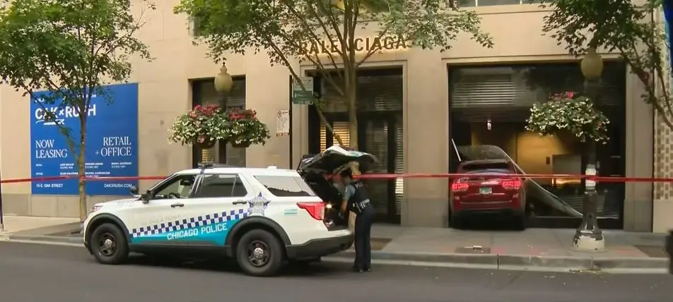 Thieves crash Jeep into Balenciaga store near downtown Chicago; second store also hit