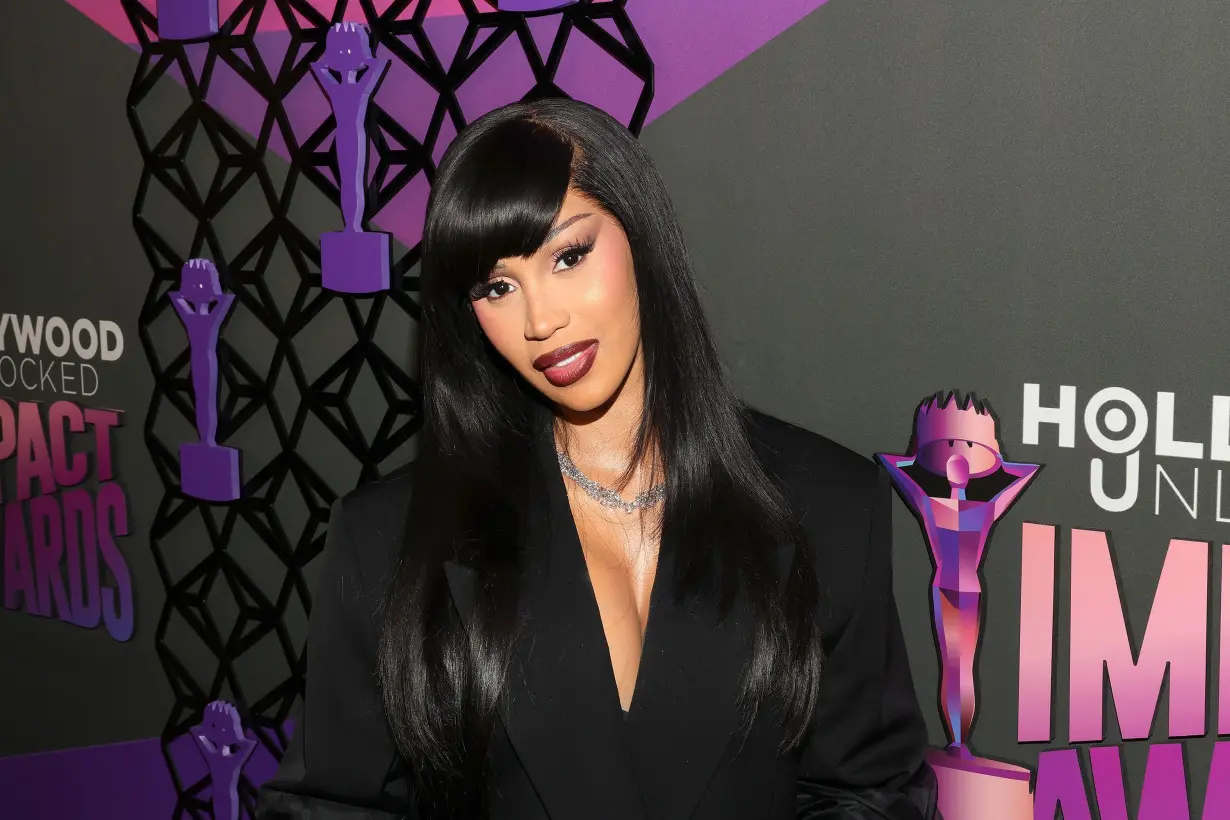 Cardi B announces she's expecting her third child