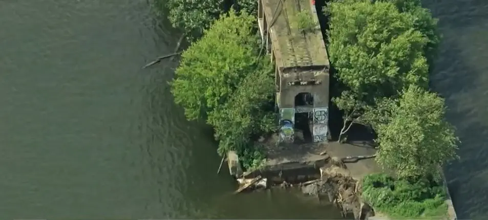 Video shows Philadelphia's Graffiti Pier partially collapse into Delaware River