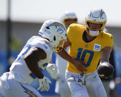 Chargers QB Justin Herbert will miss at least 2 weeks because of a right foot injury
