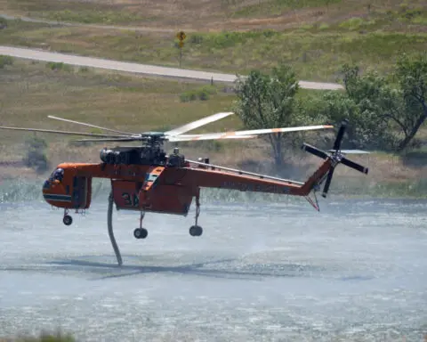 Heat, erratic winds and possible lightning could complicate the battle against California wildfire