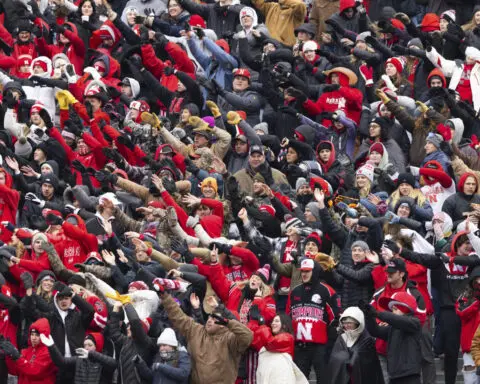 Nebraska, Ohio State, Alabama raise NIL funds at football practice through fan admission, autographs